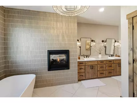 Bath - 2734 Southwind Rd, Berthoud, CO 80513 photo 2 of 6