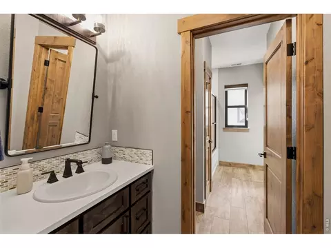 Bath - 2734 Southwind Rd, Berthoud, CO 80513 photo 5 of 6