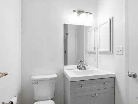 Bath - 3525 28th St #304, Boulder, CO 80301 photo 2 of 4