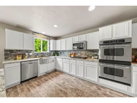 Kitchen - 6503 Thunderhill Ave, Longmont, CO 80504 photo 4 of 4