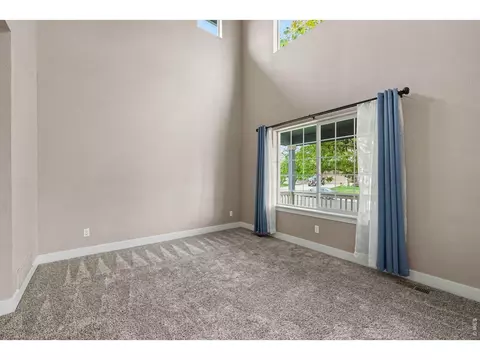 Living - 6503 Thunderhill Ave, Longmont, CO 80504 photo 4 of 4