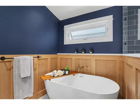 Bath - 700 4th St, Windsor, CO 80550 photo 4 of 6
