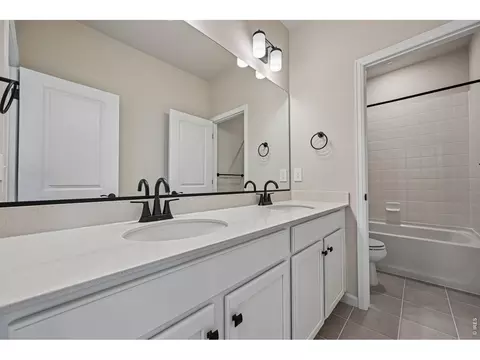 Bath - 24377 E River Front Dr, Aurora, CO 80019 photo 3 of 3