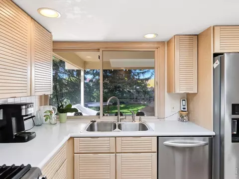 Kitchen - 4693 Carter Trl, Boulder, CO 80301 photo 3 of 3