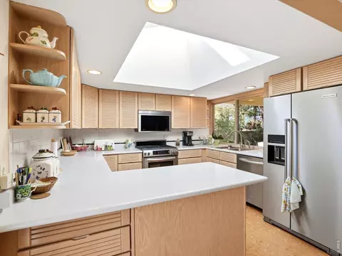Kitchen - 4693 Carter Trl, Boulder, CO 80301 photo 2 of 3