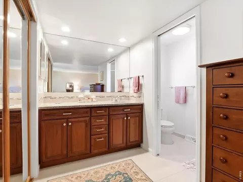 Bath - 4693 Carter Trl, Boulder, CO 80301 photo 1 of 3