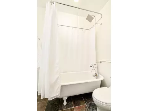 Bath - 541 Maxwell Ave, Boulder, CO 80304 photo 2 of 2