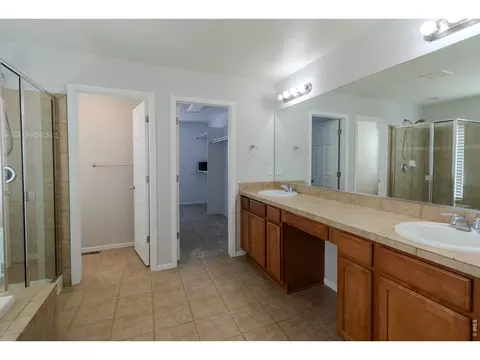 Bath - 1667 Kelmsley Ct, Windsor, CO 80550 photo 3 of 4