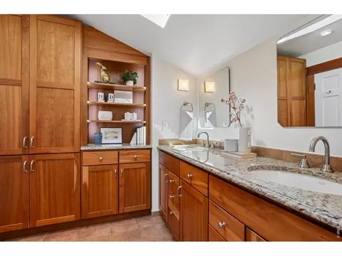 Bath - 3555 16th St, Boulder, CO 80304 photo 4 of 6
