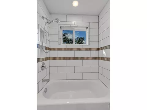 Bath - 380 27th St, Boulder, CO 80305 photo 3 of 3