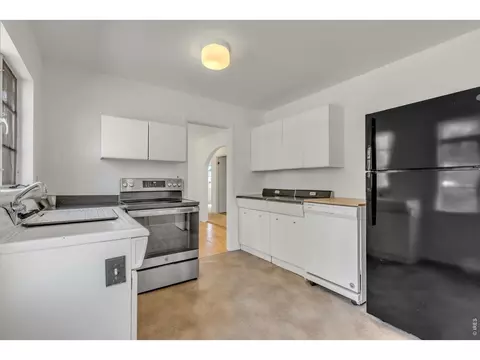 Kitchen - 380 27th St, Boulder, CO 80305 photo 1 of 2