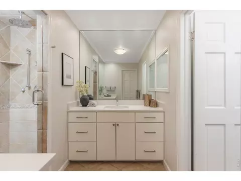 Bath - 3735 Wild Plum Ct, Boulder, CO 80304 photo 2 of 4