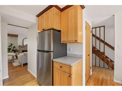 Kitchen - 1325 Bear Mountain Dr # D, Boulder, CO 80305 photo 2 of 3
