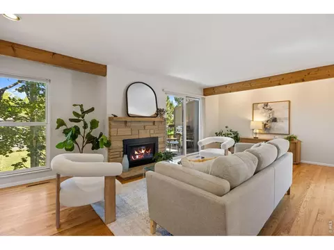 Living - 1325 Bear Mountain Dr # D, Boulder, CO 80305 photo 2 of 2
