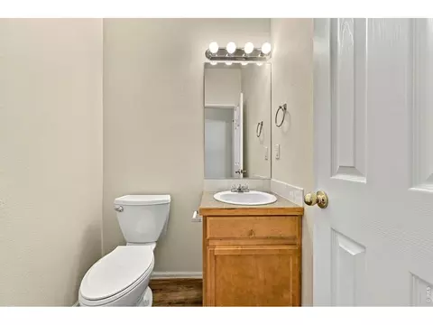 Bath - 9846 Buffalo St, Longmont, CO 80504 photo 2 of 3
