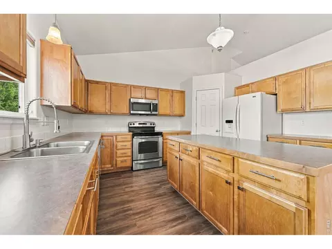 Kitchen - 9846 Buffalo St, Longmont, CO 80504 photo 2 of 3