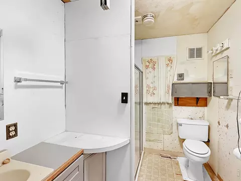 Bath - 504 Jefferson St, Sterling, CO 80751 photo 1 of 1