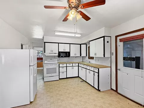 Kitchen - 504 Jefferson St, Sterling, CO 80751 photo 2 of 3
