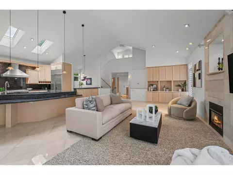 Living - 7358 Buckingham Ct, Boulder, CO 80301 photo 5 of 7