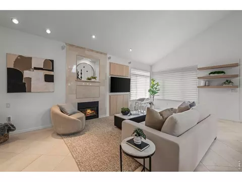Living - 7358 Buckingham Ct, Boulder, CO 80301 photo 2 of 7