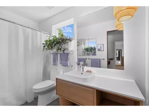 Bath - 1541 Harrison Ave, Boulder, CO 80303 photo 3 of 7
