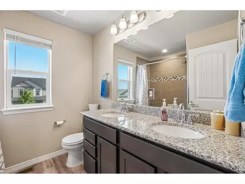 Bath - 4988 Priors Dr, Windsor, CO 80550 photo 4 of 5