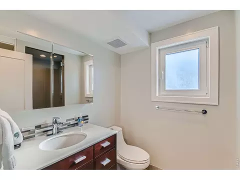 Bath - 4370 Comanche Dr, Boulder, CO 80303 photo 4 of 4