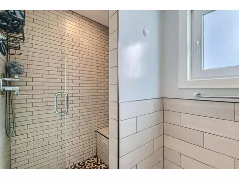 Bath - 4370 Comanche Dr, Boulder, CO 80303 photo 2 of 4
