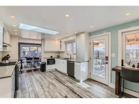 Kitchen - 4370 Comanche Dr, Boulder, CO 80303 photo 3 of 6