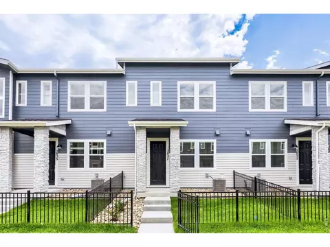 2837 Bear Springs Cir, Longmont, CO 80503