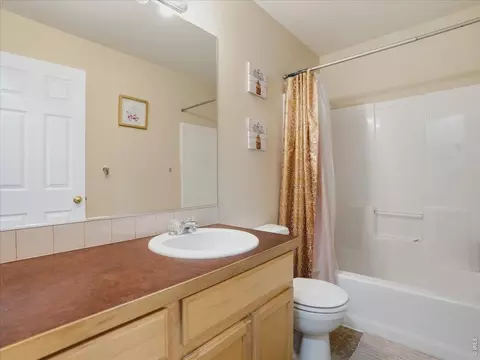 Bath - 8406 17th St, Greeley, CO 80634 photo 1 of 5