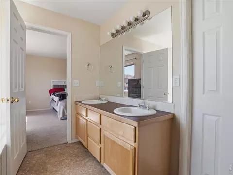 Bath - 8406 17th St, Greeley, CO 80634 photo 5 of 5