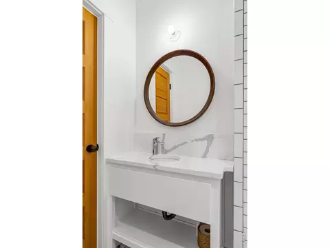 Bath - 653 Dewey Ave, Boulder, CO 80304 photo 2 of 3