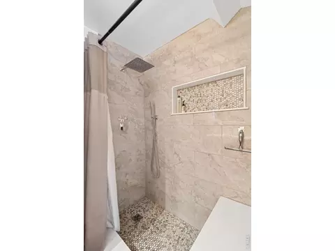 Bath - 1280 N Cedar Brook Rd, Boulder, CO 80304 photo 2 of 3
