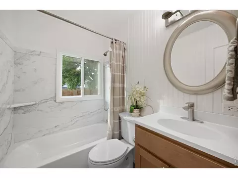 Bath - 306 6th St, Windsor, CO 80550 photo 1 of 1