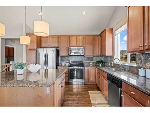 Kitchen - 400 Carter Dr, Lyons, CO 80540 photo 6 of 8