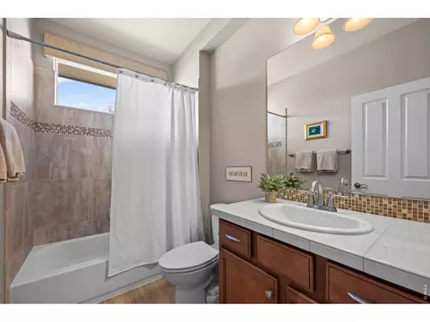 Bath - 400 Carter Dr, Lyons, CO 80540 photo 1 of 3