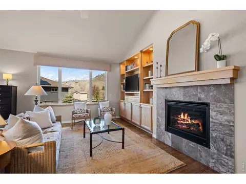 Living - 400 Carter Dr, Lyons, CO 80540 photo 3 of 4