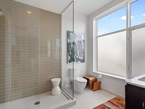 Bath - 1655 Walnut St #106, Boulder, CO 80302 photo 3 of 3