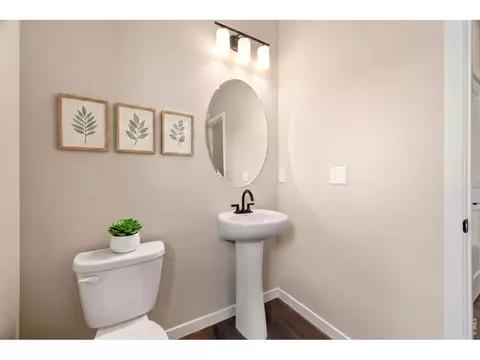 Bath - 330 Rustic Barn Ln, Berthoud, CO 80513 photo 2 of 2