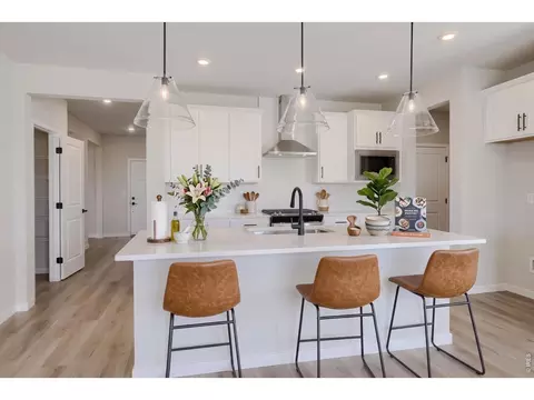 Kitchen - 322 Rustic Barn Ln, Berthoud, CO 80513 photo 2 of 3