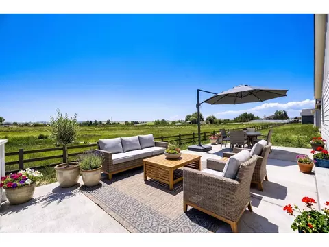 Exterior - 322 Rustic Barn Ln, Berthoud, CO 80513 photo 4 of 9