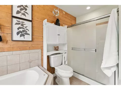 Bath - 6216 W 14th St Rd, Greeley, CO 80634 photo 2 of 4