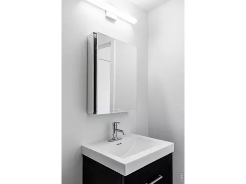 Bath - 1707 Walnut St #302, Boulder, CO 80302 photo 1 of 2