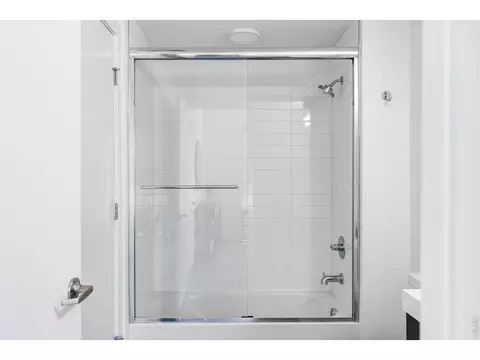 Bath - 1707 Walnut St #302, Boulder, CO 80302 photo 2 of 2