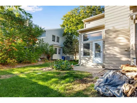 242 E 42nd St, Loveland, CO 80538