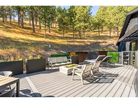 Exterior - 316 Pine Tree Ln, Boulder, CO 80304 photo 5 of 6