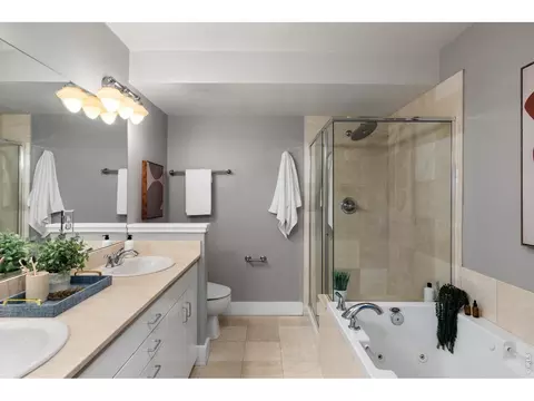 Bath - 1219 Linden Ave, Boulder, CO 80304 photo 1 of 3