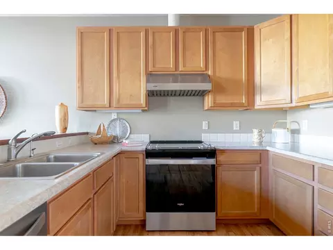 Kitchen - 1683 Yellow Pine Ave, Boulder, CO 80304 photo 5 of 7