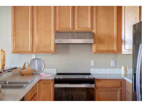 Kitchen - 1683 Yellow Pine Ave, Boulder, CO 80304 photo 6 of 7